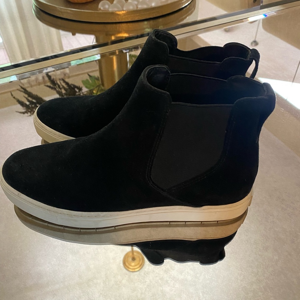 Vince boots